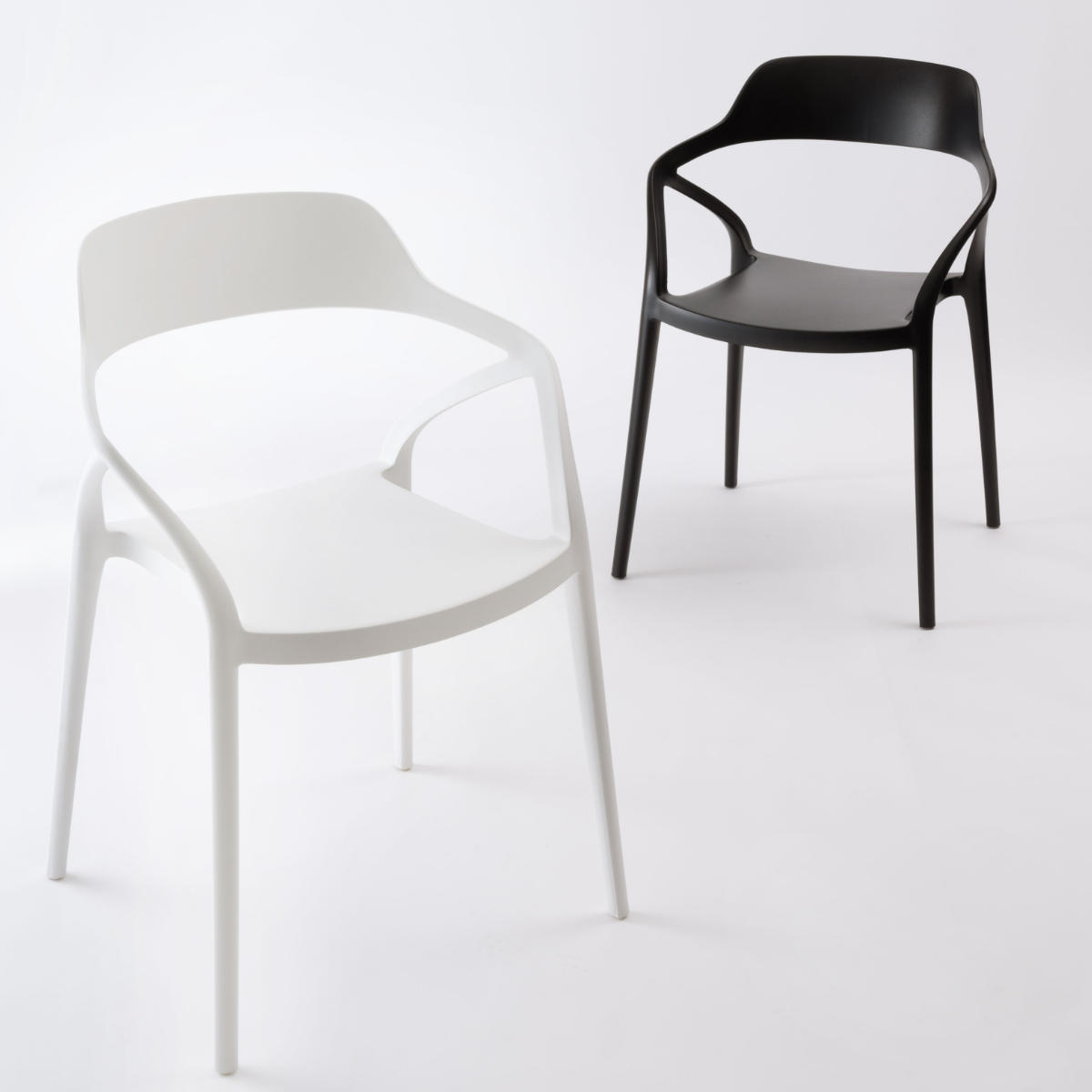 ダイニングチェア 座面高45cm 軽量 肘掛け付き 完成品 ガーデンチェア ( チェア ダイニング イス 椅子 食卓椅子 屋内 屋外 軽い プラスチック 積み重ね スタッキング 食卓 ベランダ 庭 アウトドア ガーデン家具 サブチェア ) 【ホワイト】 ホワイト