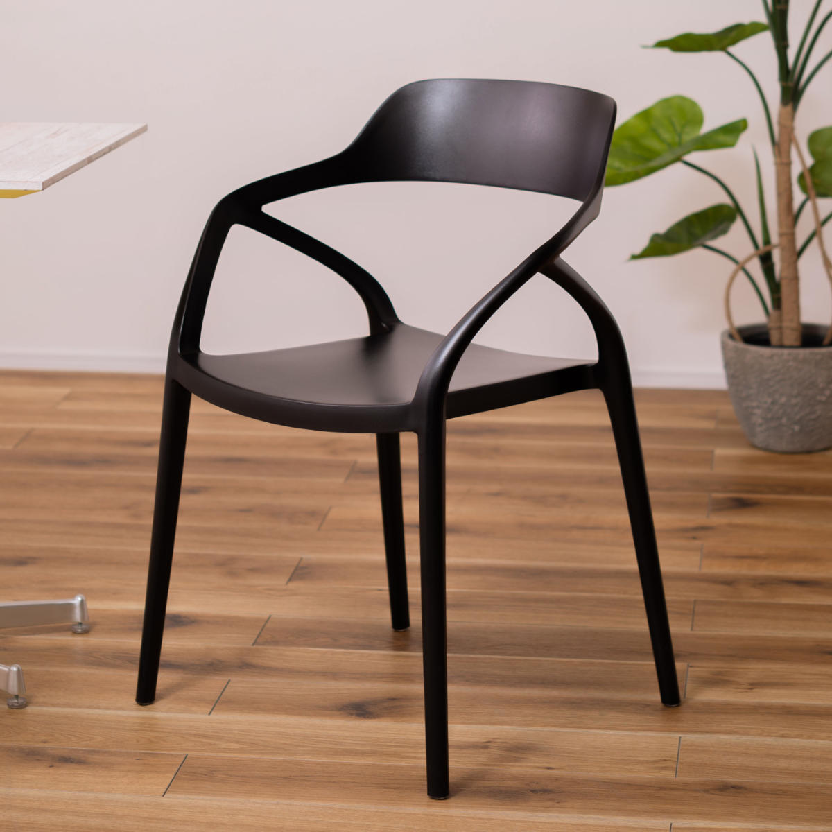 ダイニングチェア 座面高45cm 軽量 肘掛け付き 完成品 ガーデンチェア ( チェア ダイニング イス 椅子 食卓椅子 屋内 屋外 軽い プラスチック 積み重ね スタッキング 食卓 ベランダ 庭 アウトドア ガーデン家具 サブチェア ) 【ホワイト】 ホワイト