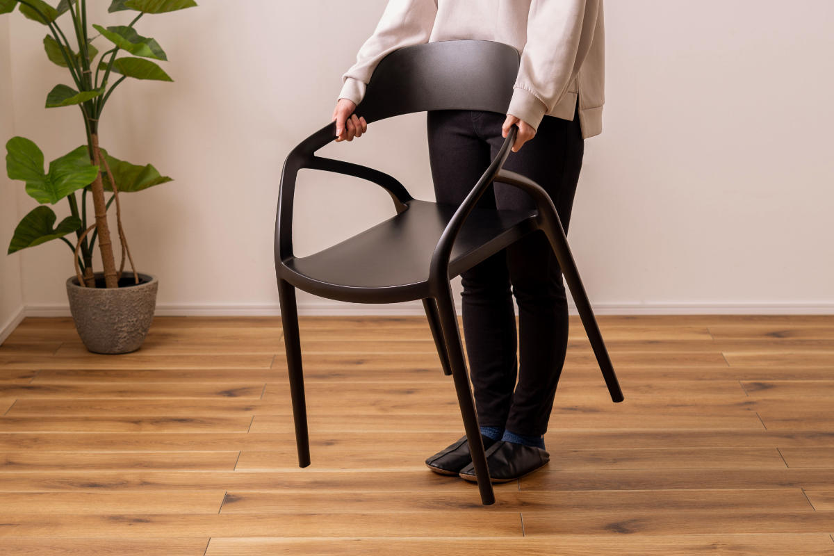 ダイニングチェア 座面高45cm 軽量 肘掛け付き 完成品 ガーデンチェア ( チェア ダイニング イス 椅子 食卓椅子 屋内 屋外 軽い プラスチック 積み重ね スタッキング 食卓 ベランダ 庭 アウトドア ガーデン家具 サブチェア ) 【ホワイト】 ホワイト