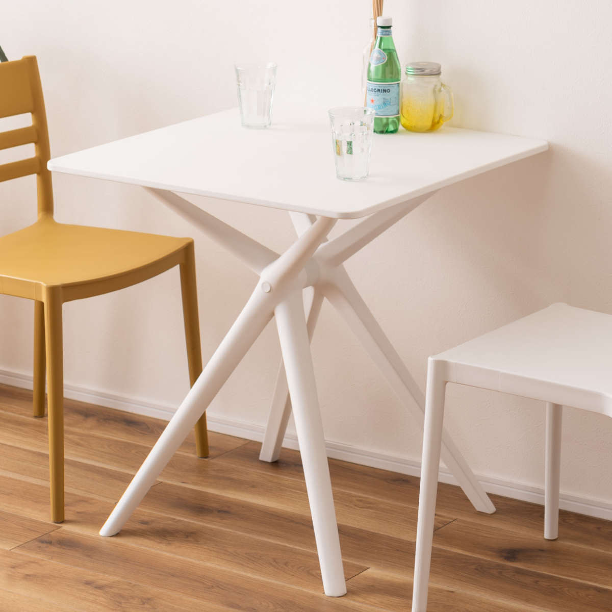 ダイニングテーブル 幅70cm 正方形 軽量 ガーデンテーブル ( テーブル 食卓テーブル 机 リビングテーブル 屋外 デスク PC ダイニング 食卓 作業台 オフィス カフェ ベランダ 庭 アウトドア ガーデン家具 軽い ) 【ブラック】 ブラック