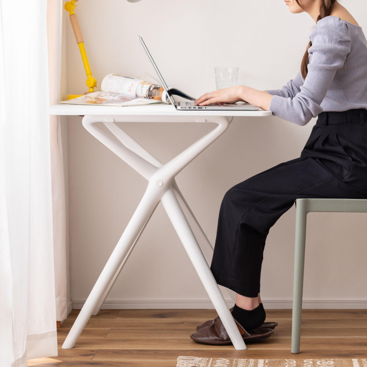 ダイニングテーブル 幅70cm 正方形 軽量 ガーデンテーブル ( テーブル 食卓テーブル 机 リビングテーブル 屋外 デスク PC ダイニング 食卓 作業台 オフィス カフェ ベランダ 庭 アウトドア ガーデン家具 軽い ) 【ブラック】 ブラック