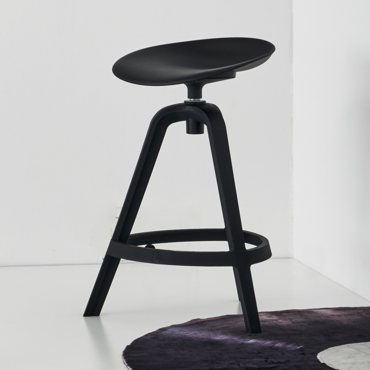 ハイスツール 回転 カウンターチェア ( スツール 高さ75cm チェア チェアー フットレスト付き 1人掛け イス 椅子 いす 腰掛け キッチン 背もたれなし 360度回転 カウンター バーチェア オフィス 会社 店舗 ワークスペース スリム ) 【ブラック】 ブラック