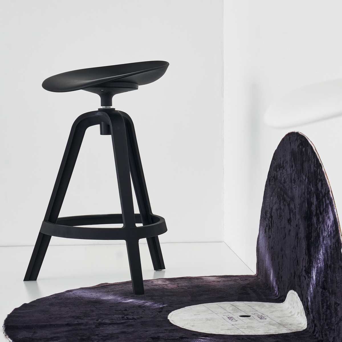 ハイスツール 回転 カウンターチェア ( スツール 高さ75cm チェア チェアー フットレスト付き 1人掛け イス 椅子 いす 腰掛け キッチン 背もたれなし 360度回転 カウンター バーチェア オフィス 会社 店舗 ワークスペース スリム ) 【ブラック】 ブラック