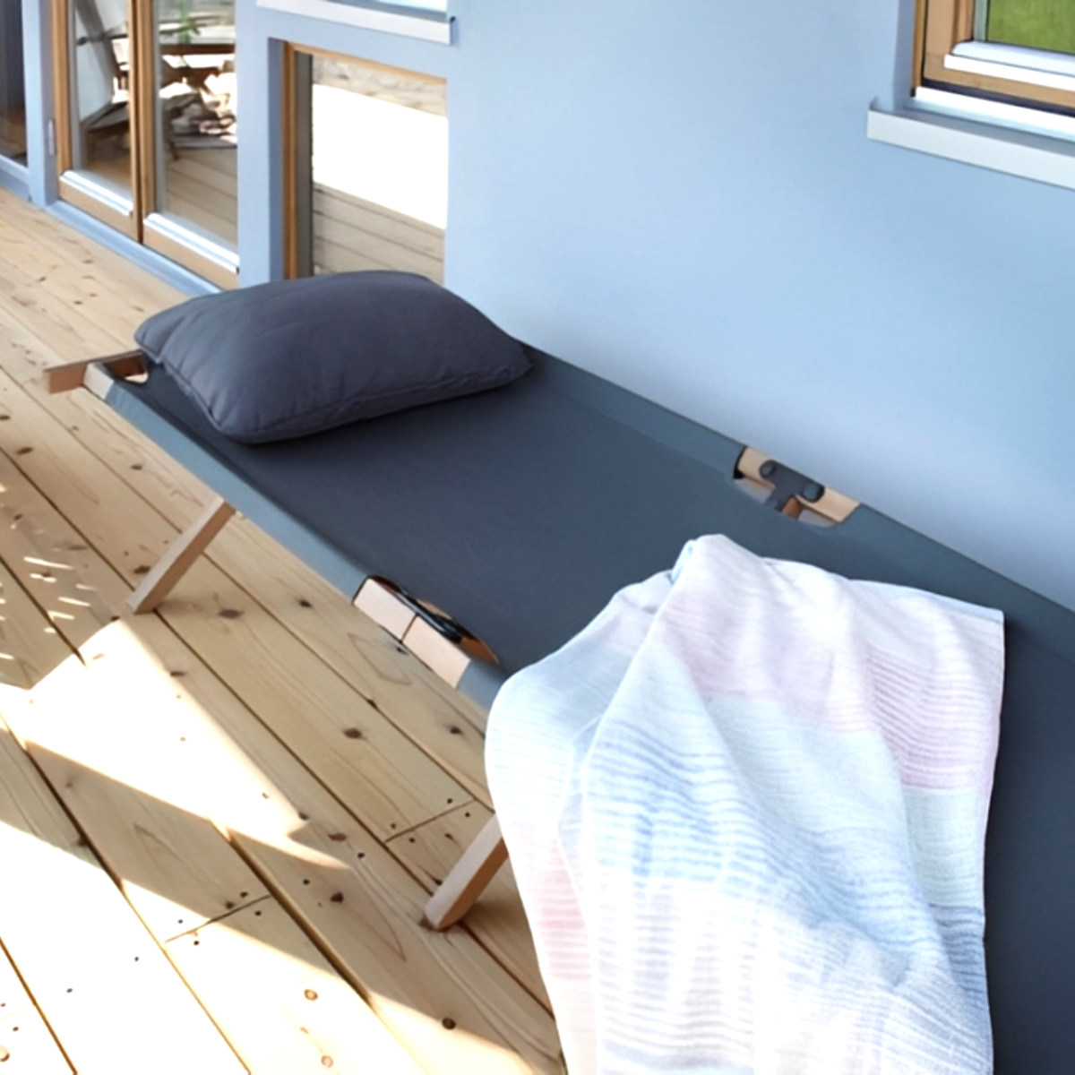 簡易ベッド フォールディングベッド （ アウトドア 簡易 ベッド アウトドアベッド ローコット 折りたたみ キャンピングベット レジャーベッド 枕 収納袋付き ）