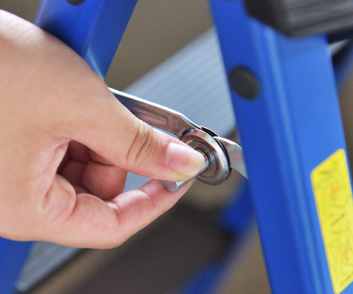 脚立 2段 ハイタイプ 踏み台 ステップスツール ( 折りたたみ アルミ 軽量 滑り止め ステップ 踏台 ステップ台 耐荷重100kg 完成品 アルミ脚立 軽い 洗車 DIY 掃除 折り畳み 腰掛け ) 【ブルー】 ブルー