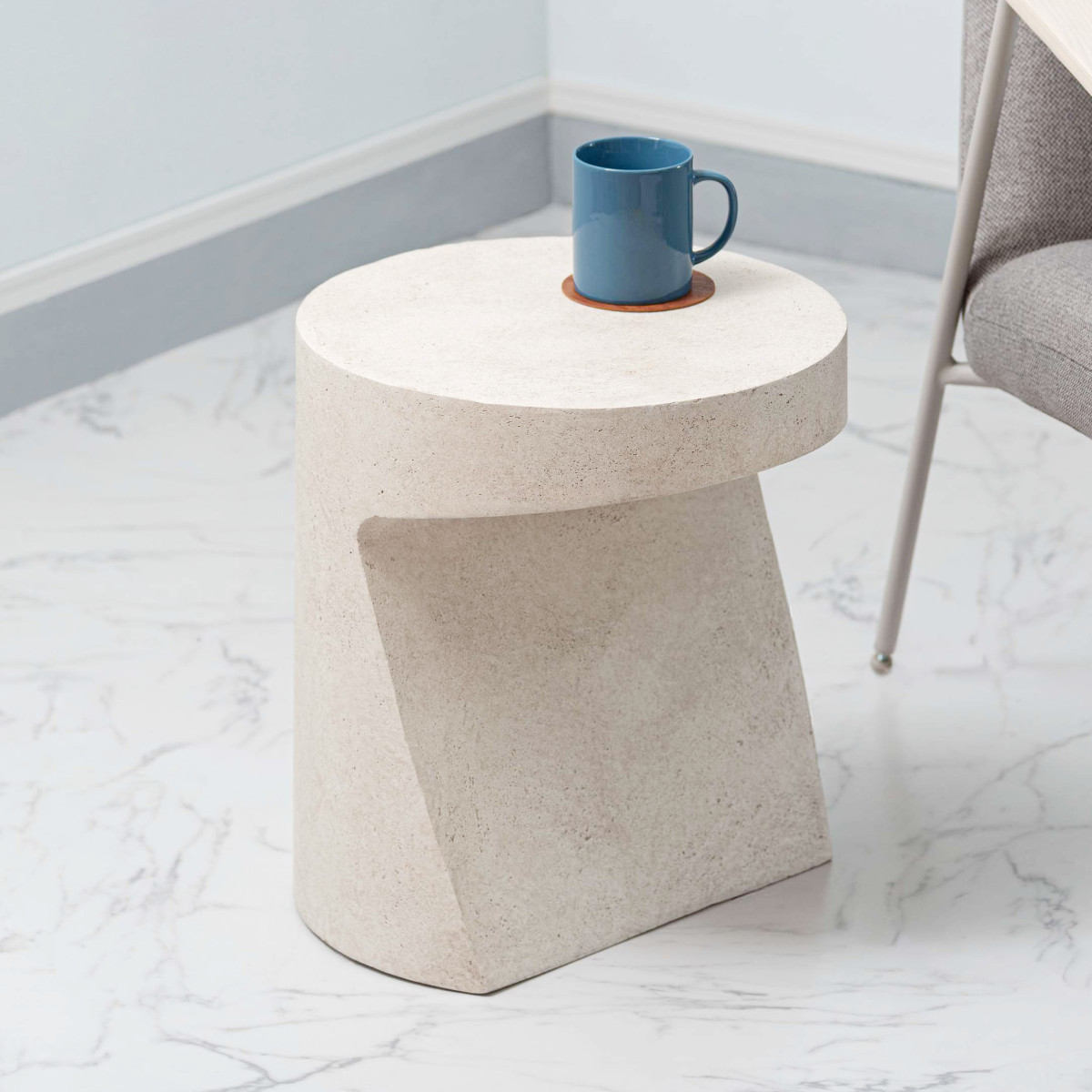 サイドテーブル 高さ46cm 円形 FORMA 軽量 完成品 ( ミニテーブル テーブル ソファサイド ベッドサイド 丸テーブル オブジェ ナイトテーブル コーヒーテーブル ベッドテーブル 玄関 ディスプレイ 飾り台 ) 【グレー】 グレー