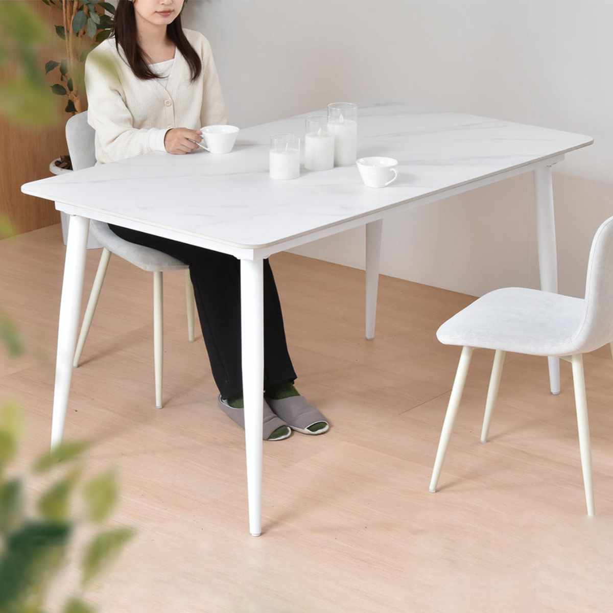 ダイニングテーブル 幅140cm セラミック天板 LUCY ( テーブル 食卓テーブル 長方形 2人用 4人用 机 セラミック デスク ワークデスク 熱に強い 傷に強い おしゃれ ダイニング 食卓 パソコンデスク 作業台 奥行80cm ) 【ライトグレー】 ライトグレー