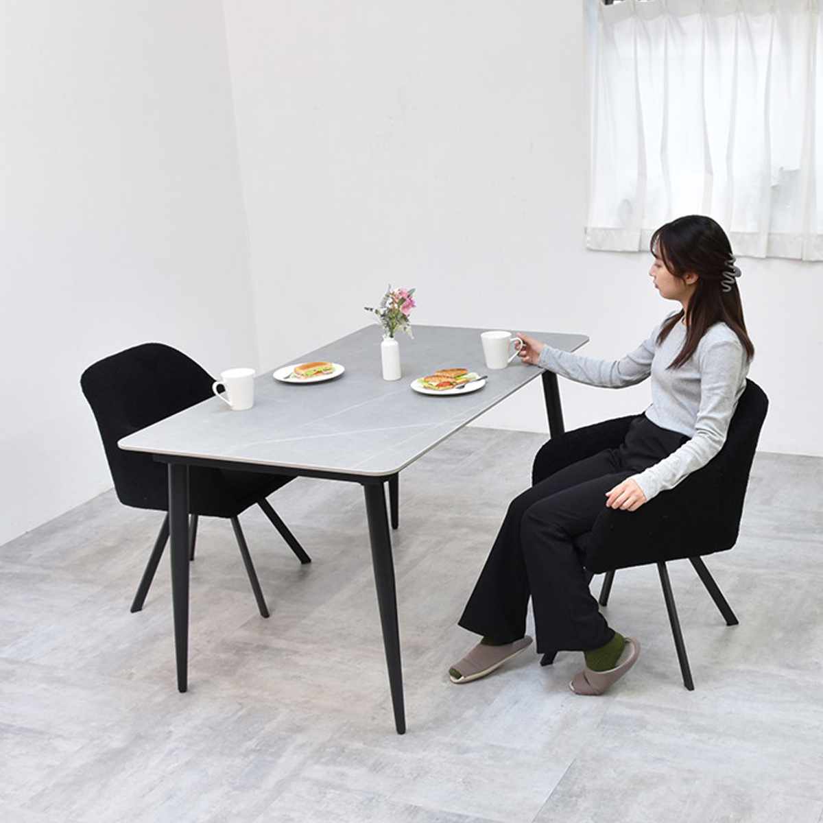 ダイニングチェア 回転式 座面高44cm ブークレ生地 ラウンドチェア Mofuru ( 回転 食卓椅子 チェア チェアー イス 椅子 いす 肘付き ダイニング ふわふわ 肘掛け 簡単組立 デスクチェア ファブリック 食卓 リビング 回転椅子 ) 【ホワイト】 ホワイト