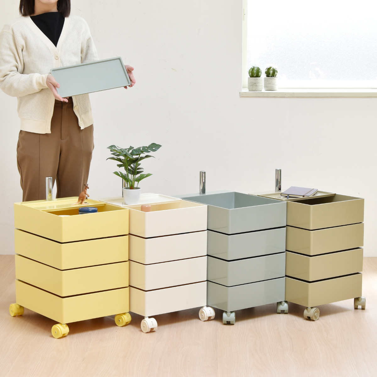 収納ワゴン 4段 360度 回転 キャスター付き ( ワゴン 収納 棚 ラック 四段 トレー トロリー サイドワゴン サイドテーブル 4段トレー デスクサイド 回転式 トレイ アイボリー ライトブラウン ライトブルー イエロー ) 【ライトブルー】 ライトブルー