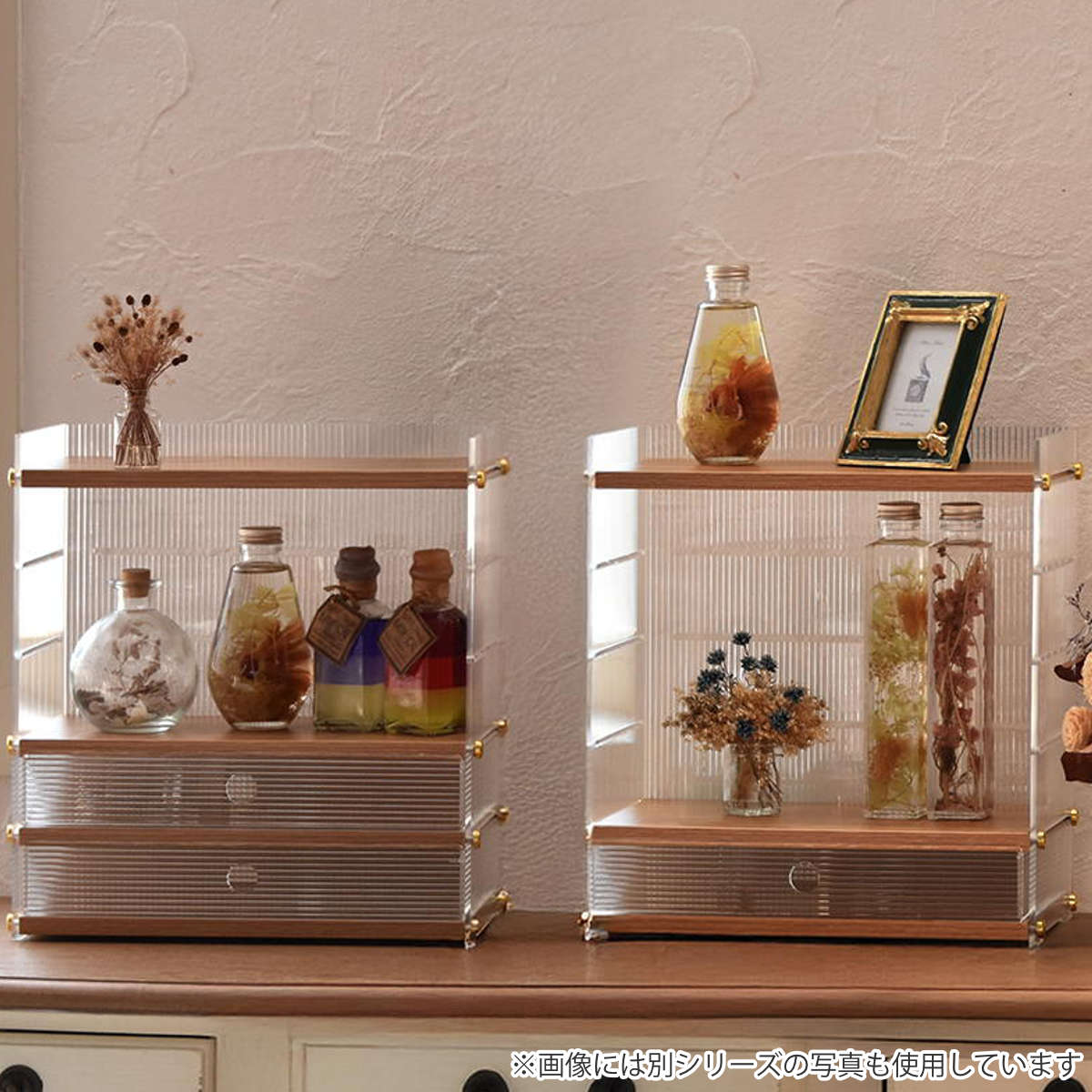 キッチンラック アクリル 引出し 収納棚 2段 ( キッチン収納 スパイスラック 調味料ラック 収納ラック カウンター上 シェルフ 木目調 卓上 ボトルラック デスク収納 リビング コスメ ディスプレイ リブ 透け感 丈夫 おしゃれ )