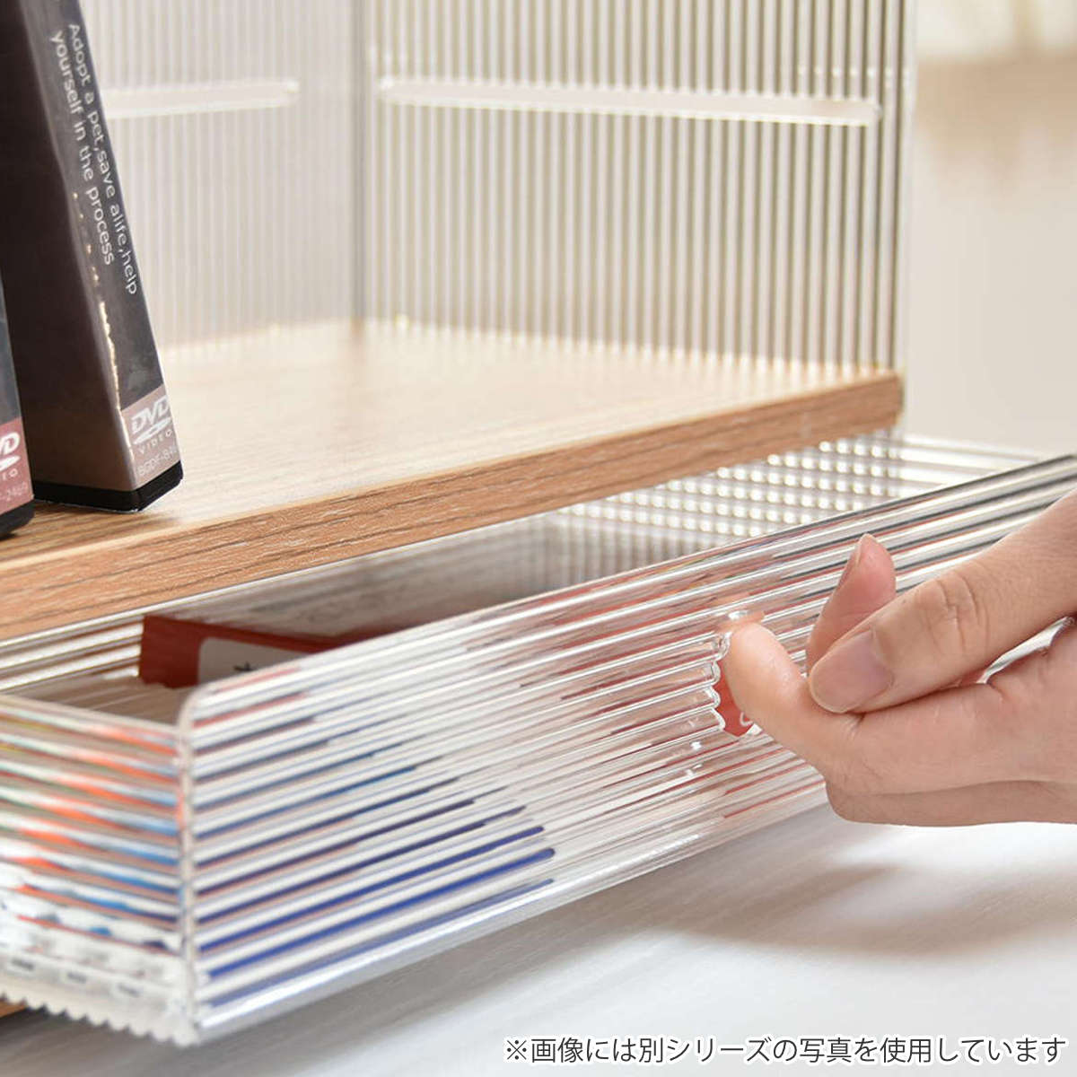 キッチンラック アクリル 引出し 収納棚 2段 ( キッチン収納 スパイスラック 調味料ラック 収納ラック カウンター上 シェルフ 木目調 卓上 ボトルラック デスク収納 リビング コスメ ディスプレイ リブ 透け感 丈夫 おしゃれ )