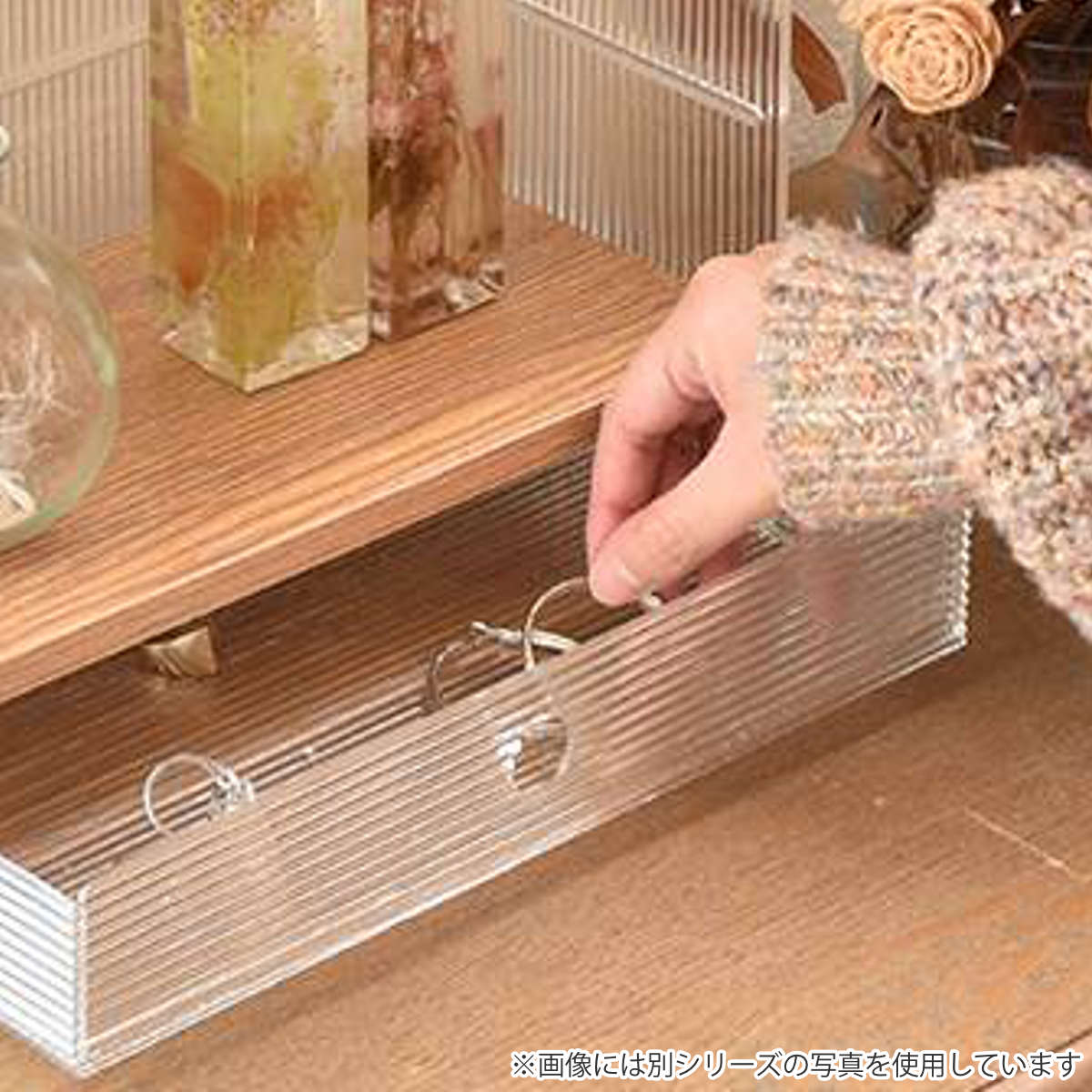 キッチンラック アクリル 引出し 収納棚 2段 ( キッチン収納 スパイスラック 調味料ラック 収納ラック カウンター上 シェルフ 木目調 卓上 ボトルラック デスク収納 リビング コスメ ディスプレイ リブ 透け感 丈夫 おしゃれ )