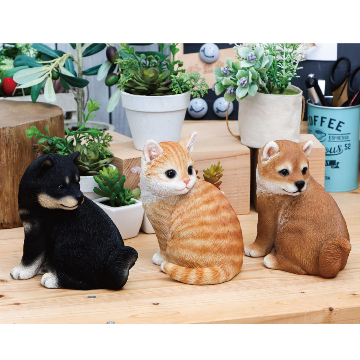 ガーデンオーナメント 犬 猫 呼んだ? ( ガーデニング オーナメント ディスプレイ 飾り 置く ガーデンマスコット いぬ ねこ 玄関 エントランス 庭 ガーデン 雑貨 インテリア 庭飾り ウェルカムオーナメント ) 【柴犬】 柴犬