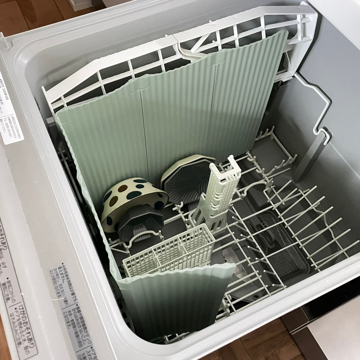 ビーワーススタイル すっきり暮らす 油はねガード IH専用 パネル 6枚タイプ ( レンジガード 油はね 防止 折りたたみ コンパクト IH 使うときだけ 食洗機対応 レンジパネル 油ハネガード IHコンロ用 揚げ物 ) 【ベージュ】 ベージュ