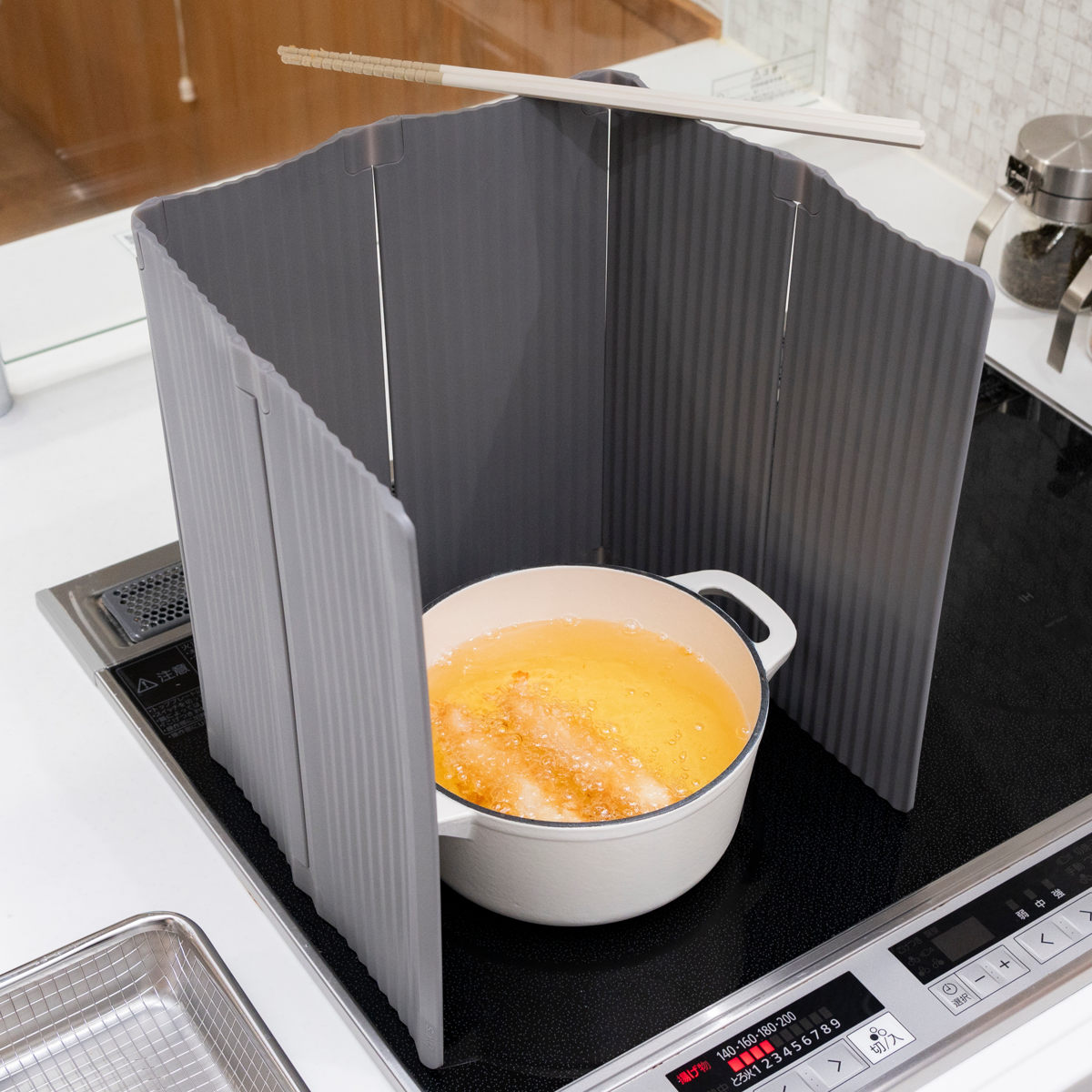 ビーワーススタイル すっきり暮らす 油はねガード IH専用 パネル 6枚タイプ ( レンジガード 油はね 防止 折りたたみ コンパクト IH 使うときだけ 食洗機対応 レンジパネル 油ハネガード IHコンロ用 揚げ物 ) 【ベージュ】 ベージュ