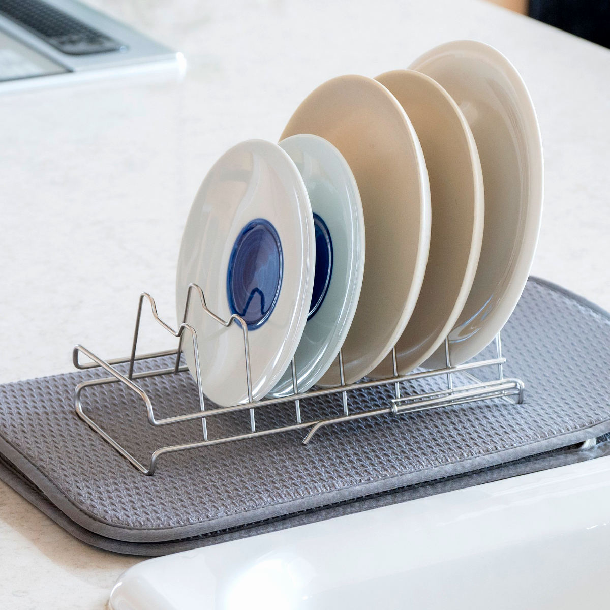 ビーワーススタイル すっきり暮らす ディッシュラック ( 水切り 伸縮 ラック 皿立て 水切りトレー 水切りかご ステンレス 日本製 燕三条 食洗機対応 お皿 7枚 まな板 まな板スタンド コンパクト おしゃれ )