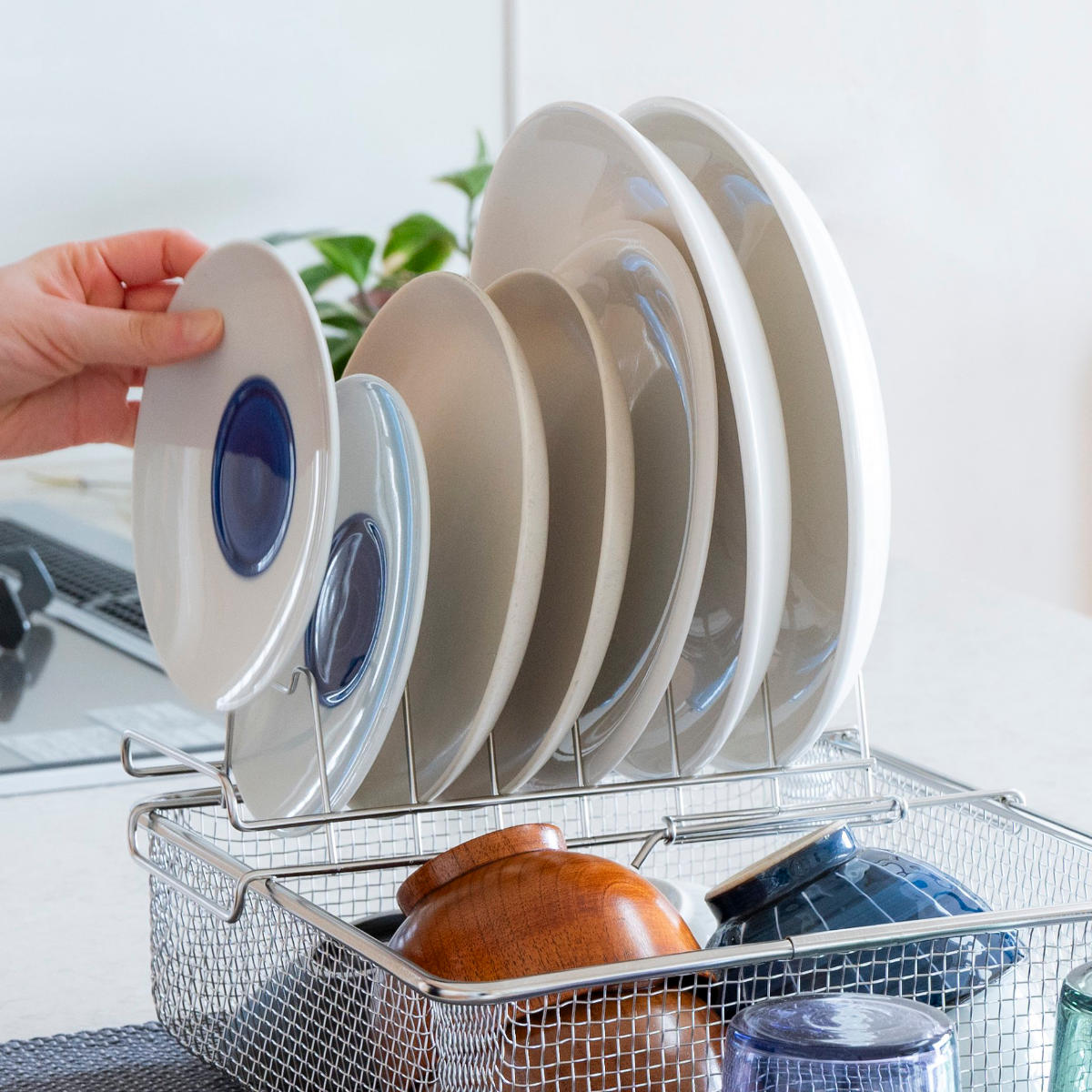 ビーワーススタイル すっきり暮らす ディッシュラック ( 水切り 伸縮 ラック 皿立て 水切りトレー 水切りかご ステンレス 日本製 燕三条 食洗機対応 お皿 7枚 まな板 まな板スタンド コンパクト おしゃれ )