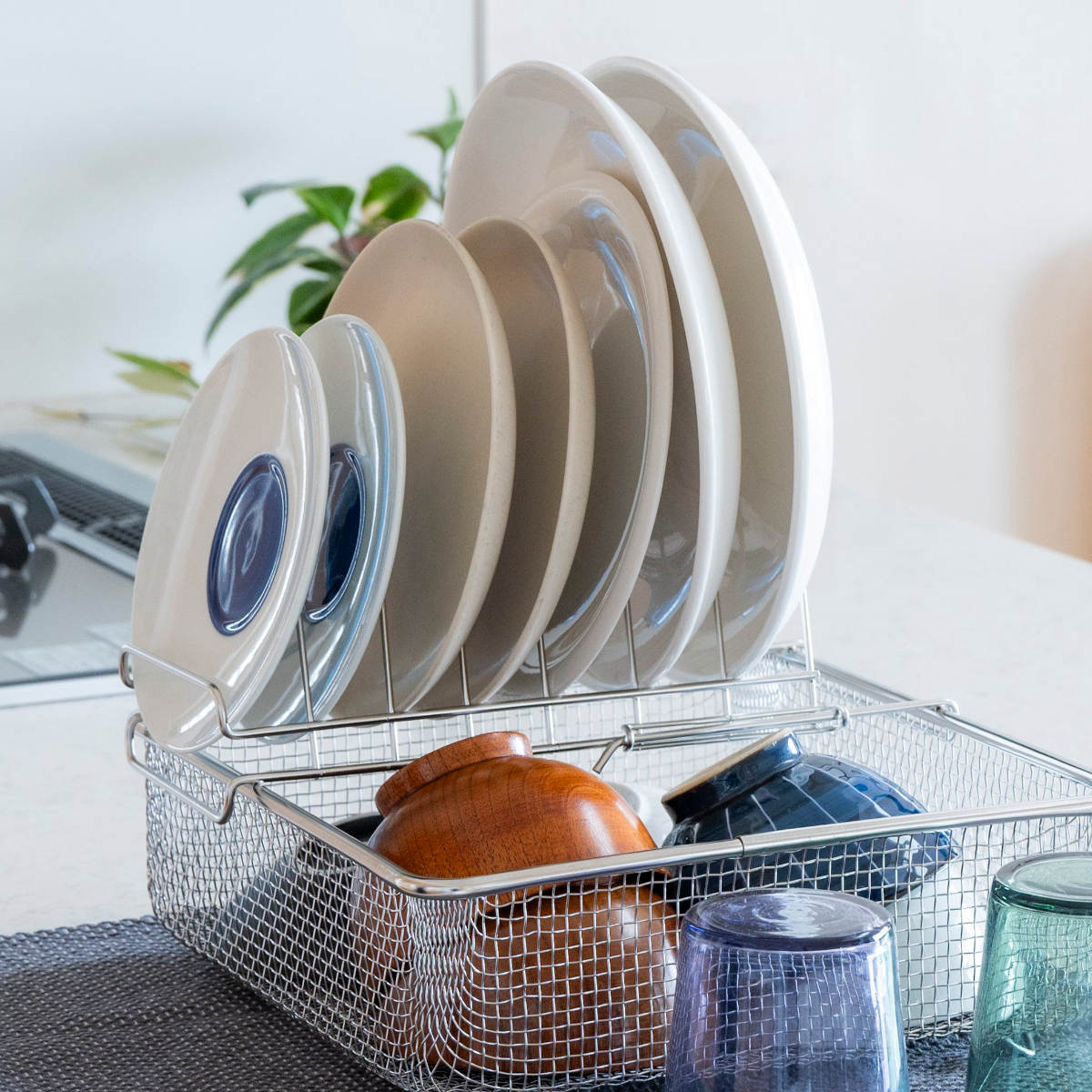 ビーワーススタイル すっきり暮らす ディッシュラック ( 水切り 伸縮 ラック 皿立て 水切りトレー 水切りかご ステンレス 日本製 燕三条 食洗機対応 お皿 7枚 まな板 まな板スタンド コンパクト おしゃれ )