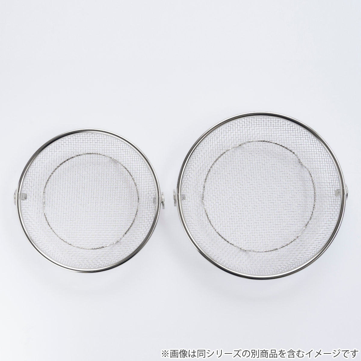 ビーワーススタイル すっきり暮らす盆ざる 22cm 持ち上げフック付き 食洗機対応 ( 盆ざる ざる 水切りザル 丸ザル 浅型 22センチ 盛り付け 水切り 湯切り 油切り 料理 下ごしらえ ステンレス 持ち手付き ステンレス製 日本製 )