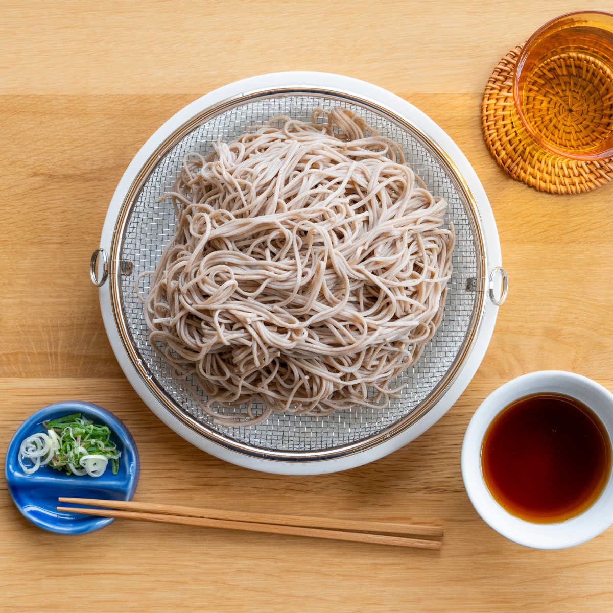 ビーワーススタイル すっきり暮らす盆ざる 22cm 持ち上げフック付き 食洗機対応 ( 盆ざる ざる 水切りザル 丸ザル 浅型 22センチ 盛り付け 水切り 湯切り 油切り 料理 下ごしらえ ステンレス 持ち手付き ステンレス製 日本製 )