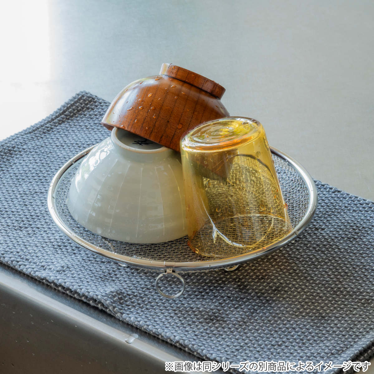 ビーワーススタイル すっきり暮らす盆ざる 22cm 持ち上げフック付き 食洗機対応 ( 盆ざる ざる 水切りザル 丸ザル 浅型 22センチ 盛り付け 水切り 湯切り 油切り 料理 下ごしらえ ステンレス 持ち手付き ステンレス製 日本製 )