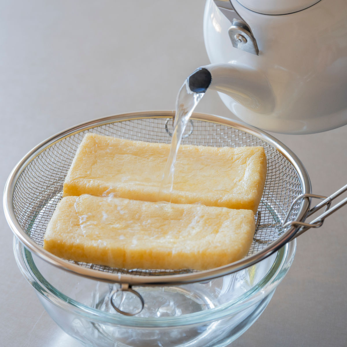 ビーワーススタイル すっきり暮らす盆ざる 22cm 持ち上げフック付き 食洗機対応 ( 盆ざる ざる 水切りザル 丸ザル 浅型 22センチ 盛り付け 水切り 湯切り 油切り 料理 下ごしらえ ステンレス 持ち手付き ステンレス製 日本製 )