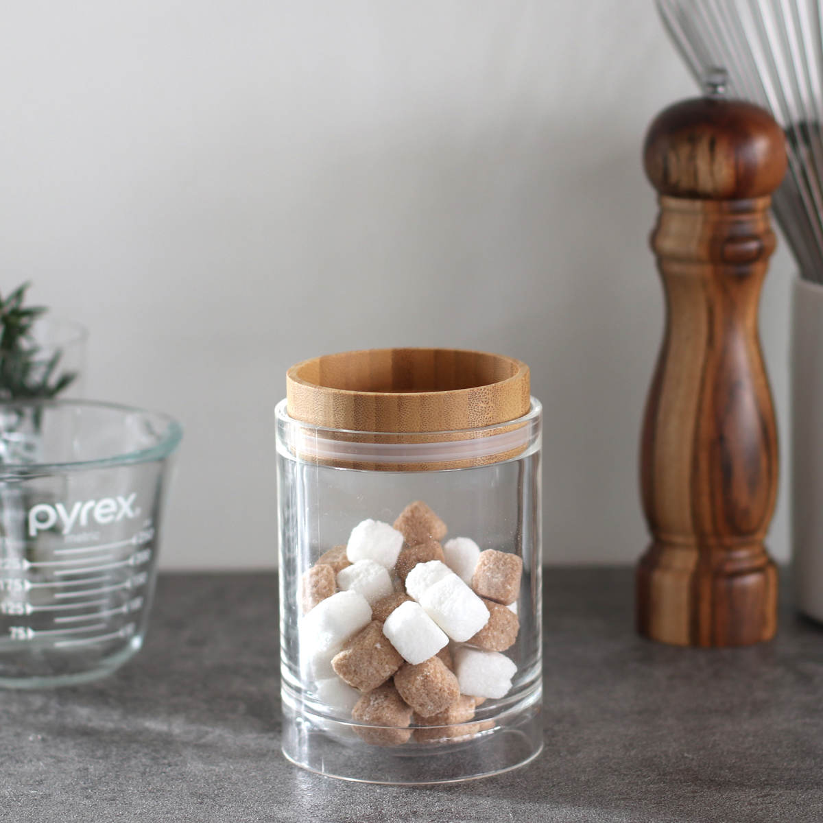 保存容器 450ml 重なるキャニスター バンブー ( キャニスター 密閉 プラスチック 0.45L 竹 保存 容器 ケース スタッキング 積み重ね ストッカー 食品保存容器 スパイスボトル フードストッカー 食品保存 丸型 シリコーン弁付き )