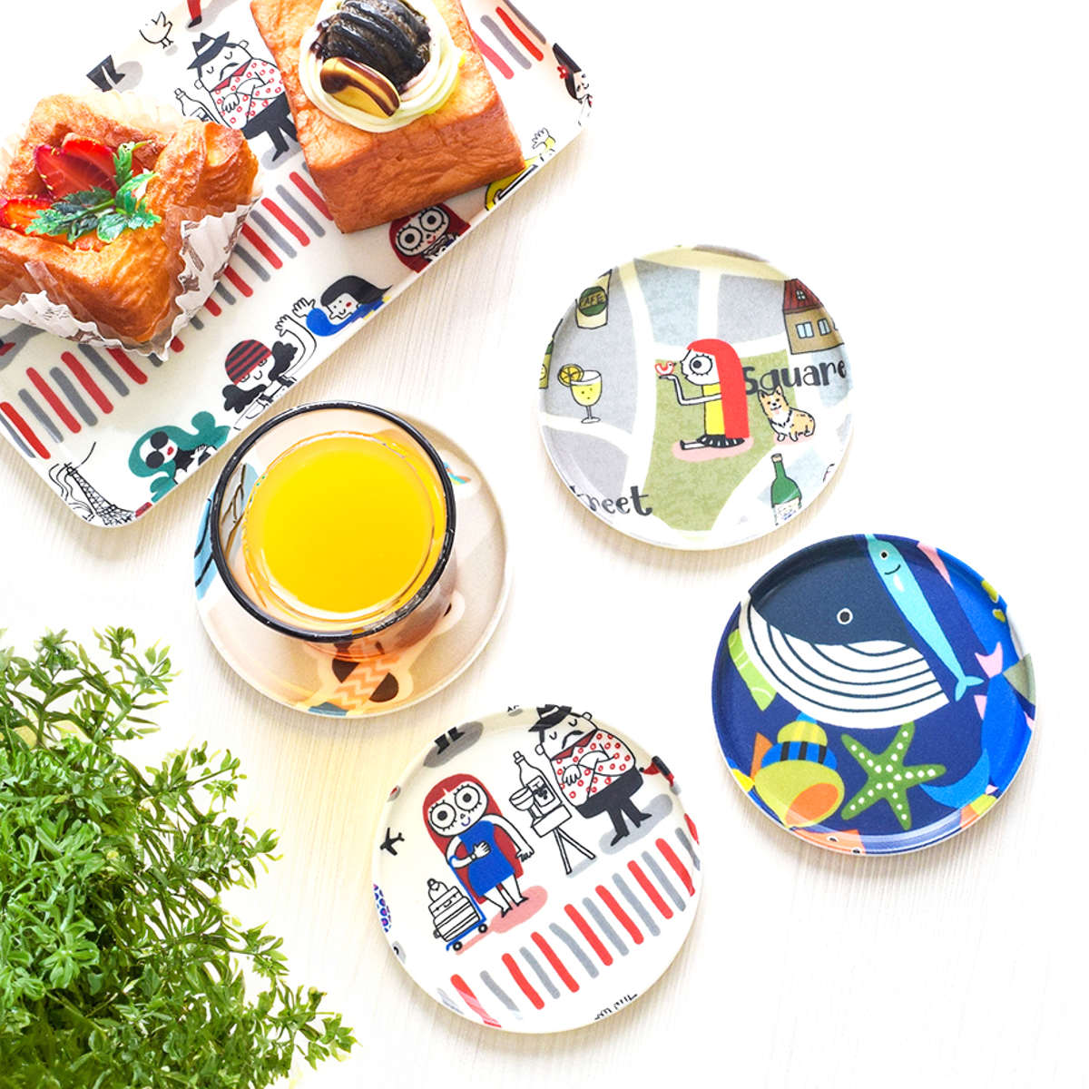 コースター RiCONIC 布張り ( 日本製 おしゃれ かわいい 円形 丸型 丸 洗える 茶托 茶たく お茶用品 ラウンド アクセサリートレー 小物トレー 受け皿 イラスト 水洗い可能 コップ置き 可愛い ) 【ブルー】 ブルー