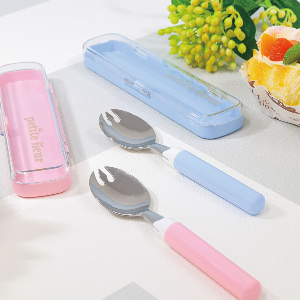 プチフルール 先割れスプーン & ケース ( スプーン 箱 セット お弁当 カトラリー カトラリーセット 日本製 弁当 弁当用 フォーク カトラリーケース 先割れ おしゃれ かわいい クリア ) 【ブルー】 ブルー