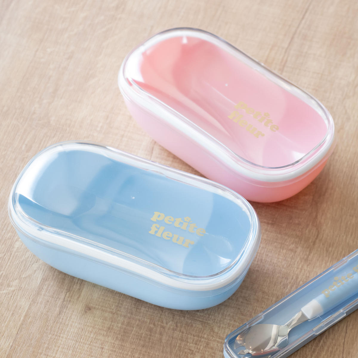 弁当箱 600ml プチフルール オーバル 1段 ランチボックス ( お弁当箱 食洗機対応 レンジ対応 ドーム蓋 女子 日本製 食洗機OK レンジOK お弁当 弁当 一段 ランチバンド付き ドーム型 おしゃれ かわいい クリア ) 【ピンク】 ピンク