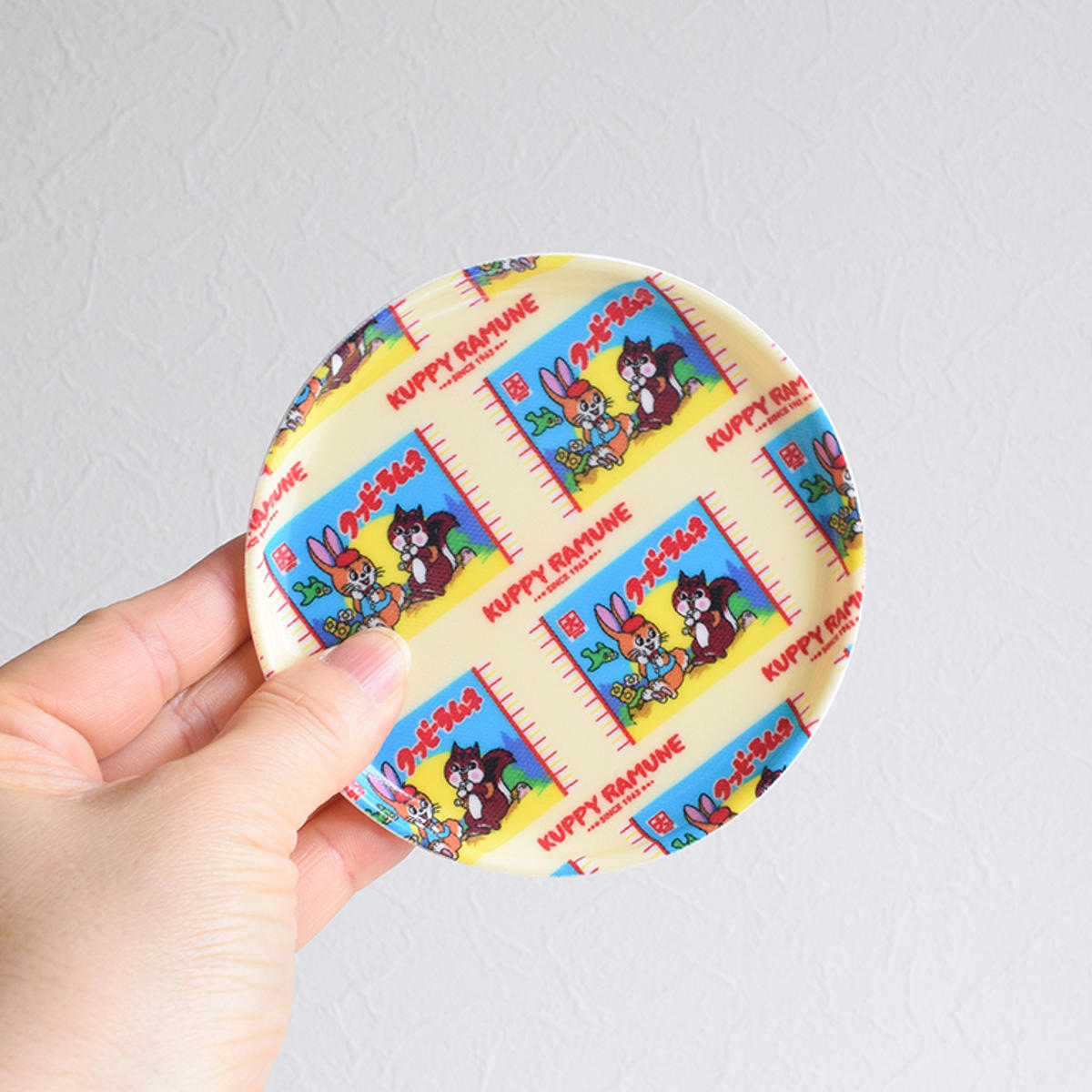 クッピーラムネ コースター ( ドリンク マット 日本製 アクセサリートレー トレイ 小物置き おしゃれ かわいい レトロ お菓子 丸 円形 ラウンド ) 【A】 A