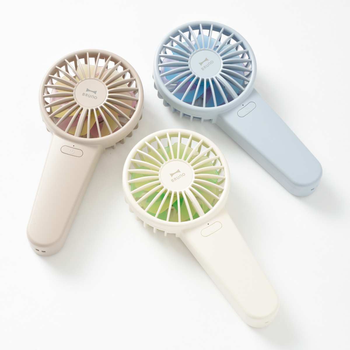 BRUNO ハンディファン コンパクト ダブルフルールファン ストラップ付き ( ブルーノ 携帯扇風機 ミニ扇風機 ショルダー 小型扇風機 卓上扇風機 スタンド付き 自立 角度 調節 クーラー 4段階風量 充電式 熱中症対策 おしゃれ ) 【マーガレットグレージュ】 マーガレットグレージュ