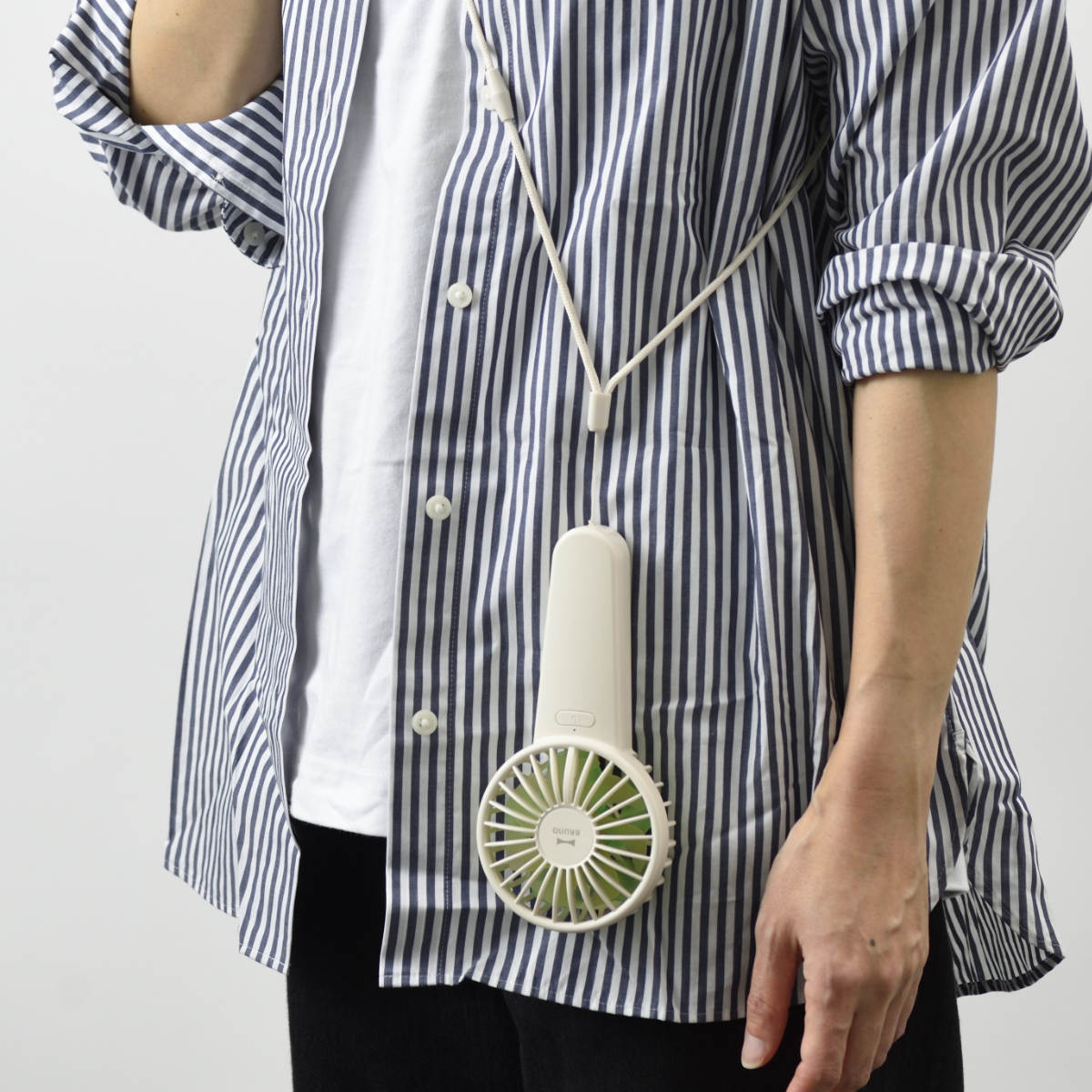 BRUNO ハンディファン コンパクト ダブルフルールファン ストラップ付き ( ブルーノ 携帯扇風機 ミニ扇風機 ショルダー 小型扇風機 卓上扇風機 スタンド付き 自立 角度 調節 クーラー 4段階風量 充電式 熱中症対策 おしゃれ ) 【マーガレットグレージュ】 マーガレットグレージュ