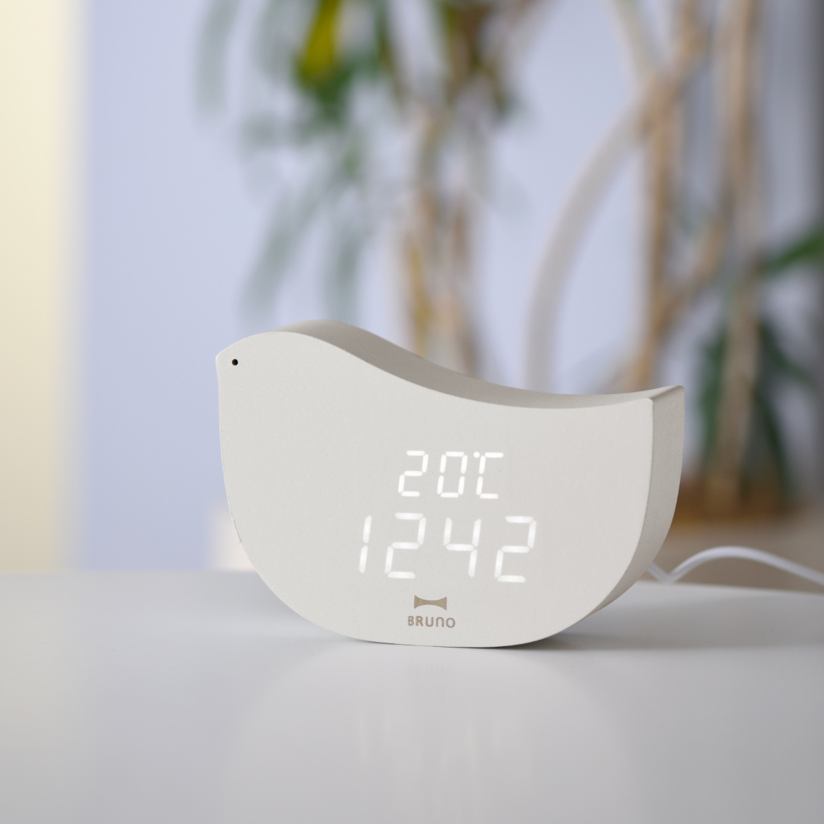 BRUNO 置き時計 モチーフクロック 温度計付き ( ブルーノ 時計 置時計 鳥 ねこ デジタル アラーム 目覚まし時計 かわいい インテリア 日付 温度表示 機能付き 電池式 USB接続可能 ) 【bird】 bird
