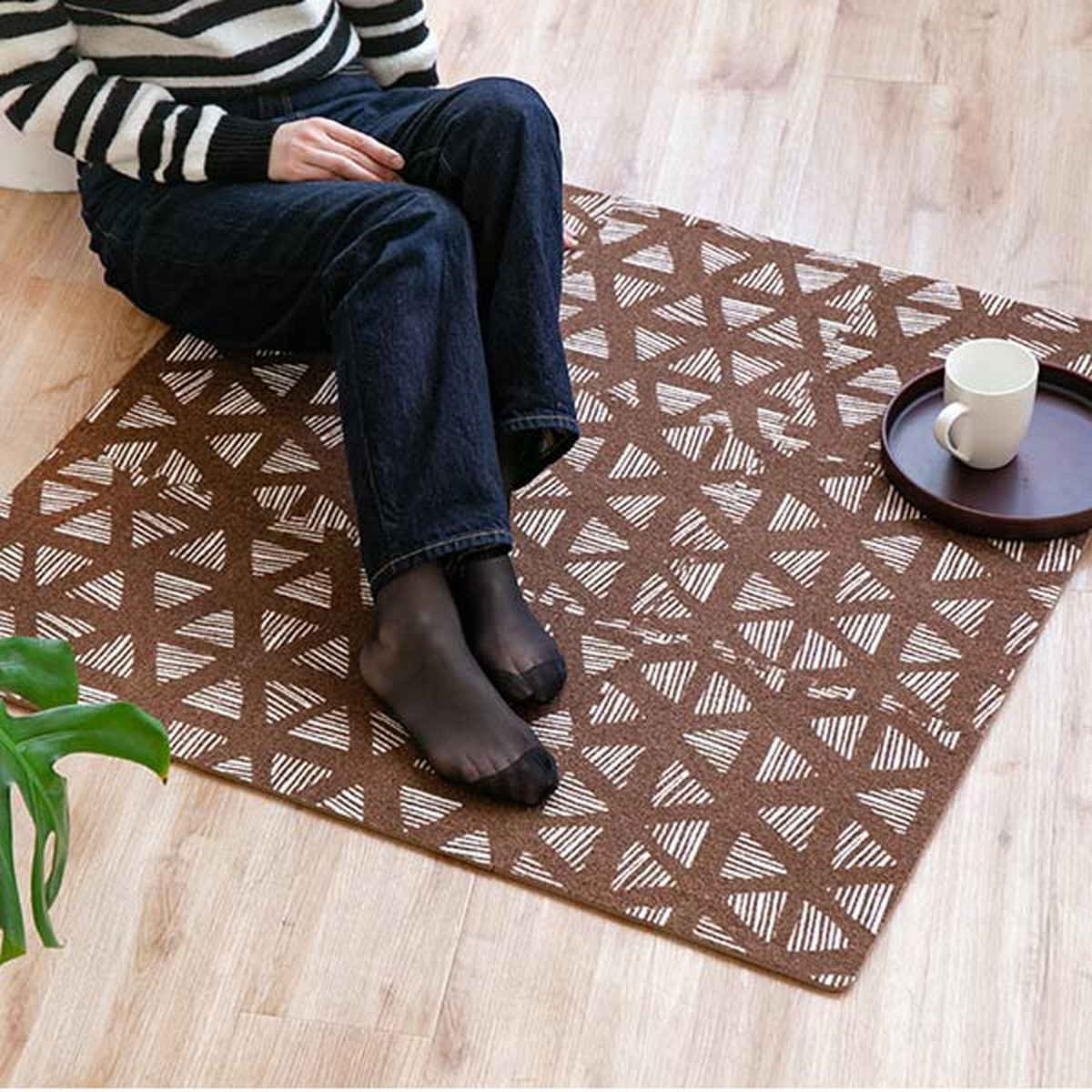 ジョイントマット 9枚組 30cm フチ付き ジョイントラグ ブラウン ( ラグ カーペット マット ジョイント フチ 敷くだけ キッチンマット リビング ソファ下 カット可能 クッション性 防音 キズ 床 フローリング カーペット調 )