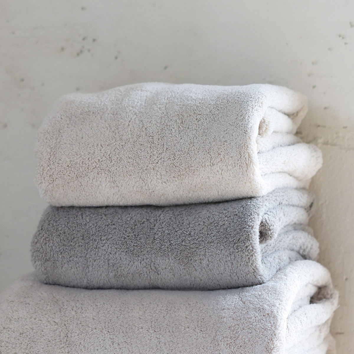 フェイスタオル カラリデイプレミアム ( タオル 手拭きタオル 汗拭きタオル 吸水 速乾 厚手 やわらか 無地 デイリータオル ループ付き フェイス 洗顔 30×80cm ふんわり 日常使い 新生活 シンプル ギフト ) 【グレー】 グレー