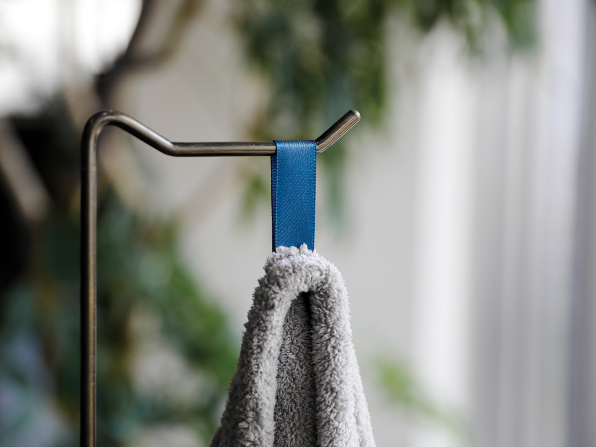 フェイスタオル カラリデイプレミアム ( タオル 手拭きタオル 汗拭きタオル 吸水 速乾 厚手 やわらか 無地 デイリータオル ループ付き フェイス 洗顔 30×80cm ふんわり 日常使い 新生活 シンプル ギフト ) 【グレー】 グレー