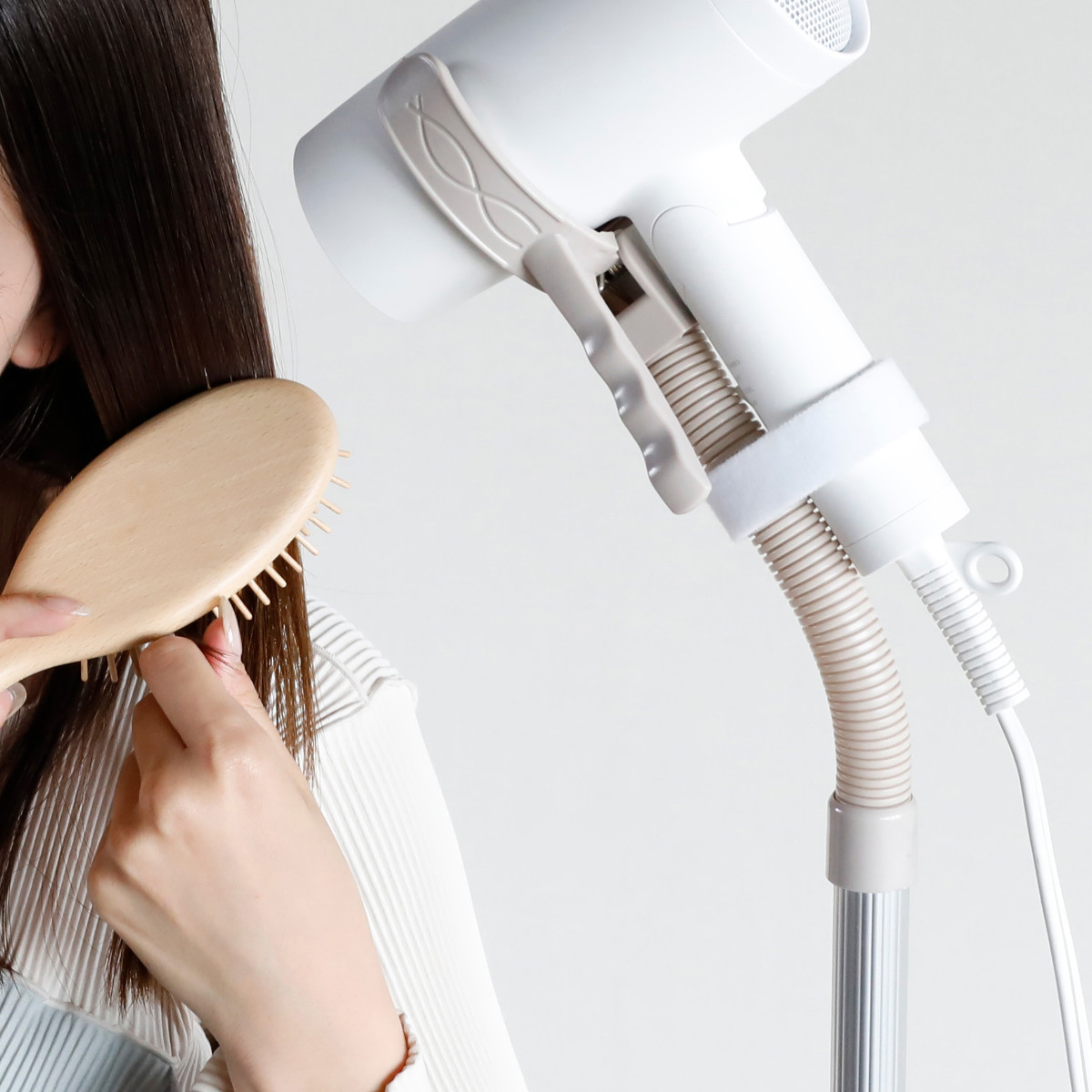 ドライヤースタンド ハンズフリードライヤースタンド ドライヤー （ ハンズフリー スタンド ドライヤーホルダー 固定 固定スタンド ホルダー 洗面用品 フリーハンド ドライヤークリップ 便利 アームスタンド 置き型 便利グッズ ）
