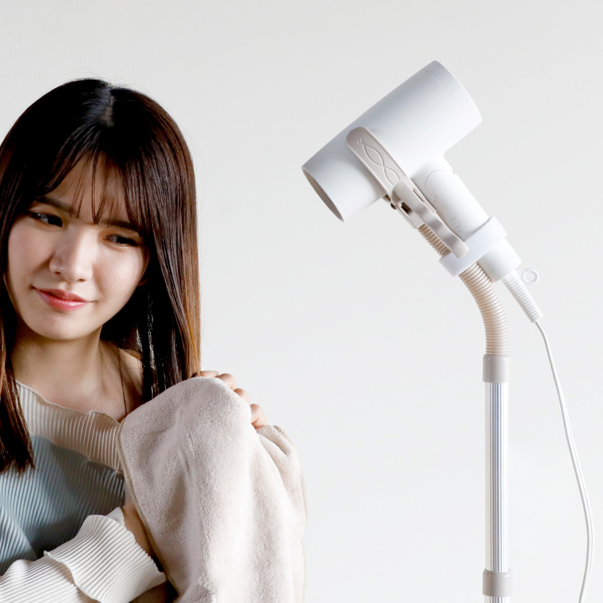 ドライヤースタンド ハンズフリードライヤースタンド ドライヤー ( ハンズフリー スタンド ドライヤーホルダー 固定 固定スタンド ホルダー 洗面用品 フリーハンド ドライヤークリップ 便利 アームスタンド 置き型 便利グッズ )