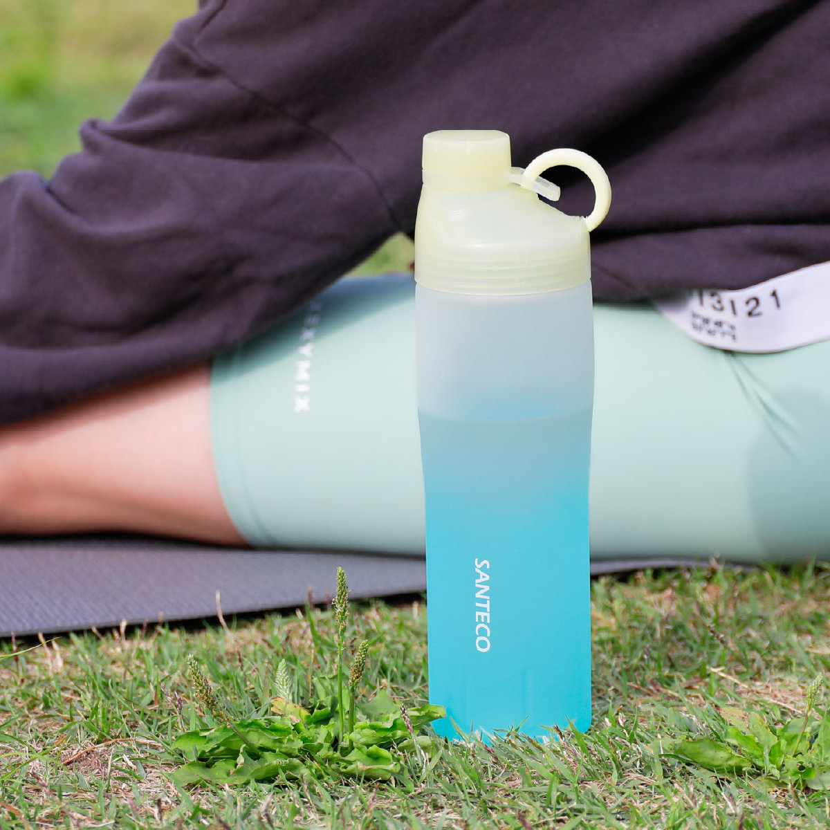 水筒 740ml OURALウォーターボトル740 スリム ( 常温 直飲み マイボトル ウォーターボトル 軽量 軽い 半透明 シンプル 持ち運び 持ち手付き スリムボトル ハンドル付き ) 【イエロー×グリーン】 イエロー×グリーン