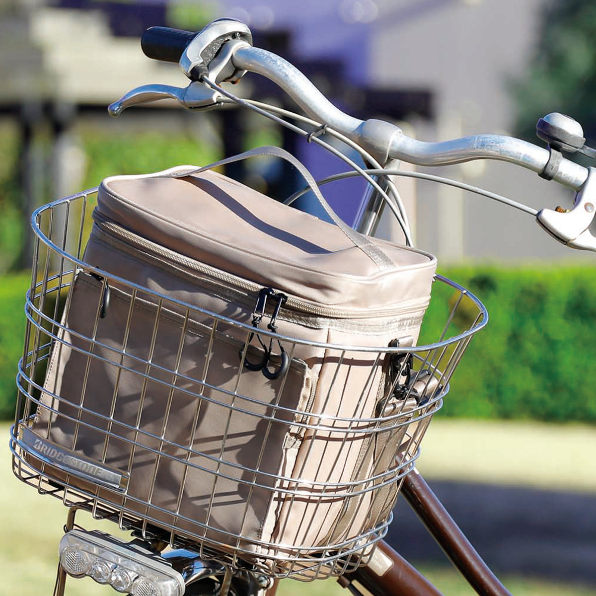 クーラーボックス 保冷ボックスバッグ maneuver クーラーバッグ ( ソフトクーラー ショルダーベルト付き バッグ ソフトタイプ コンパクト 保冷ランチバッグ ポケット付き ボックス ショルダーバッグ バック ) 【ベージュ】 ベージュ