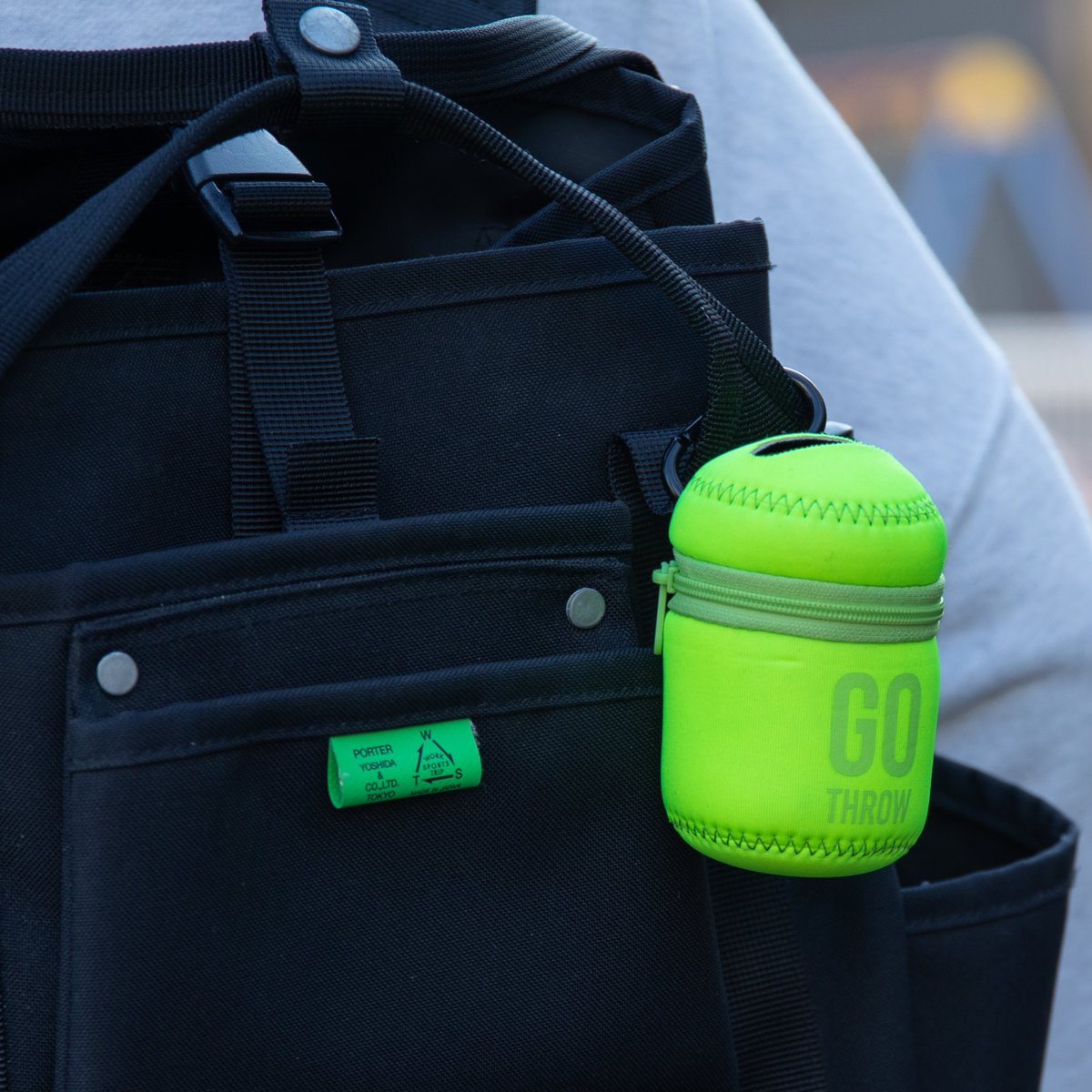 携帯ゴミ箱 GO THROW 携帯ゴミ入れ ポッシュ ( 持ち運び 携帯用 ゴミ箱 ゴミ入れ 小物入れ ミニポーチ ケース レジャー アウトドア カラビナ付き マルチケース 持ち歩き マルチポーチ 洗える ) 【ブラック】 ブラック