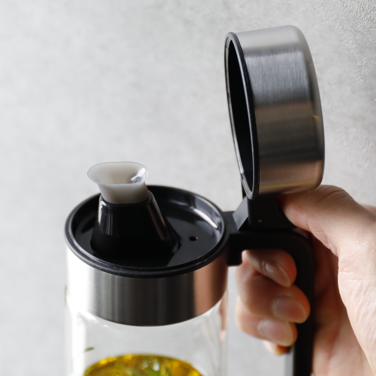 オイルボトル 300ml atomico 耐熱ガラス製 密閉オイルボトル ( 調味料ボトル 詰め替えボトル 詰替えボトル オイル差し アトミコ ステンレス M Mサイズ 300ミリリットル オイルポット 液だれしにくい ハンドル ビネガーボトル )