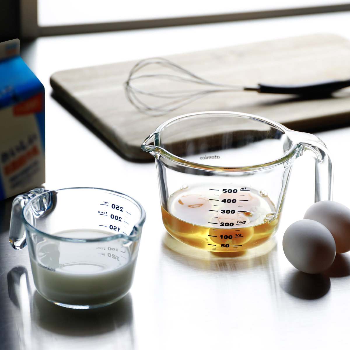 計量カップ atomico 250ml Sサイズ 耐熱ガラス 取っ手付き ( アトミコ 計量コップ メジャーカップ 計量器具 目盛り付き 食洗機対応 電子レンジ対応 冷凍対応 オーブン対応 メモリ 耐熱 ガラス製 注ぎ口付き 製菓道具 お菓子作り )