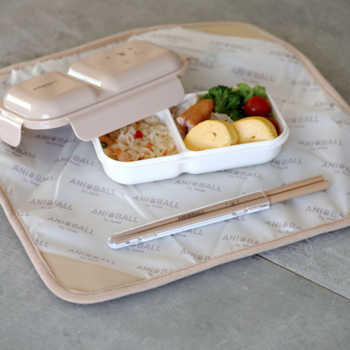 ランチクロス アニボール ランチラッパー ひっつく ( 保冷 お弁当包み ランチョンマット ランチマット かわいい 風呂敷 大判 お弁当箱入れ 弁当箱 弁当 ランチボックス ケース 包み 風呂敷型 正方形 ) 【シロクマ】 シロクマ