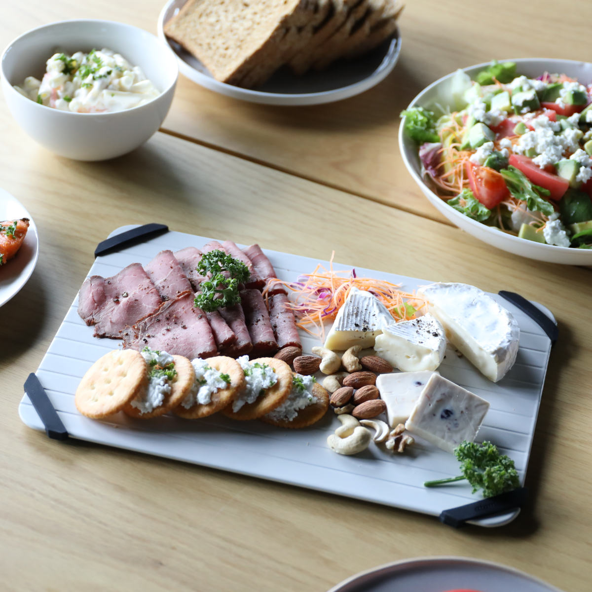 解凍プレート M アルミ製 atomico バンド付き ( アトミコ 解凍板 解凍ツール 急速解凍 自然解凍 粗熱取り 食品解凍 解凍 肉 刺身 粗熱 弁当作り 省エネ エコ 時短 アルミニウム製 )