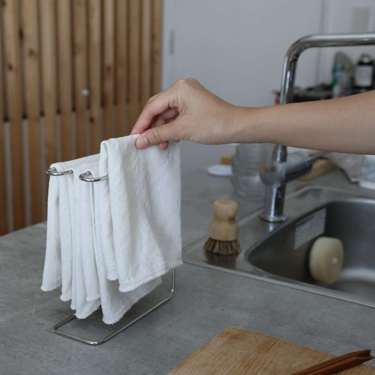 布巾かけ atomico アトミコ ふきんスタンド ( ふきん掛け ステンレス タオルスタンド タオルホルダー 布巾スタンド 置き型 布巾掛け 布巾ハンガー タオルハンガー タオル掛け ふきん 乾燥 シンプル )