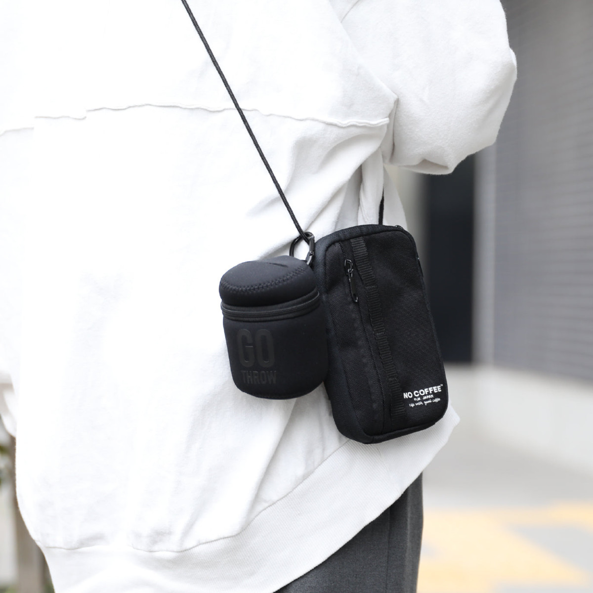 携帯ゴミ箱 GO THROW BIG ( 持ち運び 携帯用 ゴミ箱 ゴミ入れ 小物入れ ミニポーチ ケース レジャー アウトドア カラビナ付き マルチケース 持ち歩き マルチポーチ 洗える )