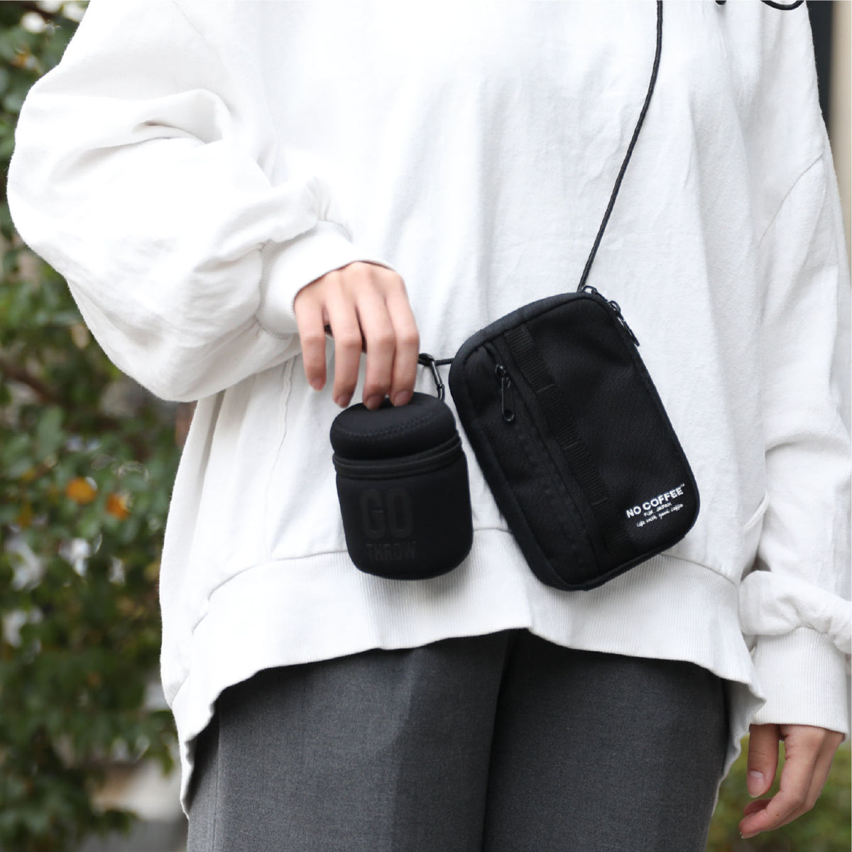 携帯ゴミ箱 GO THROW BIG ( 持ち運び 携帯用 ゴミ箱 ゴミ入れ 小物入れ ミニポーチ ケース レジャー アウトドア カラビナ付き マルチケース 持ち歩き マルチポーチ 洗える )