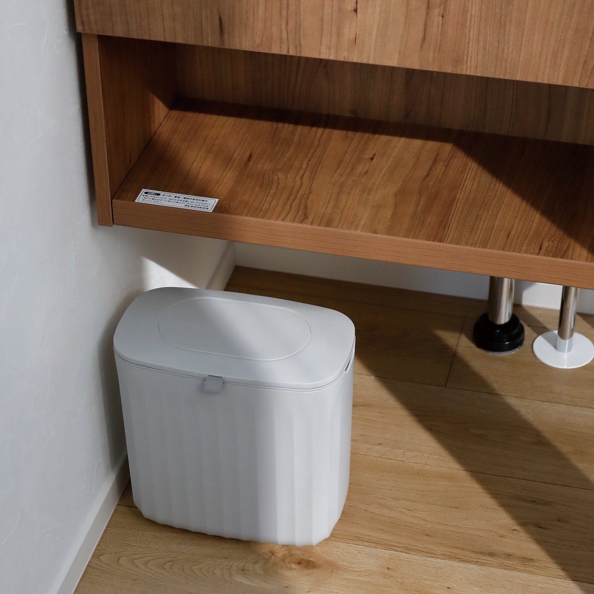 ゴミ箱 7L キッチンドアペール atomico ( 生ごみ 生ゴミ ごみばこ ごみ箱 ダストボックス コンパクト フタ付き シンク扉 キッチン扉 三角コーナー 小型 7リットル 壁掛け 床置き コンパクト キッチン 洗面所 )